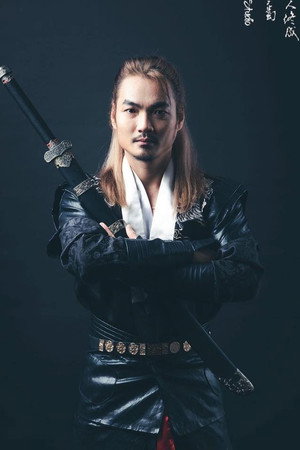 Minh Hoàng...